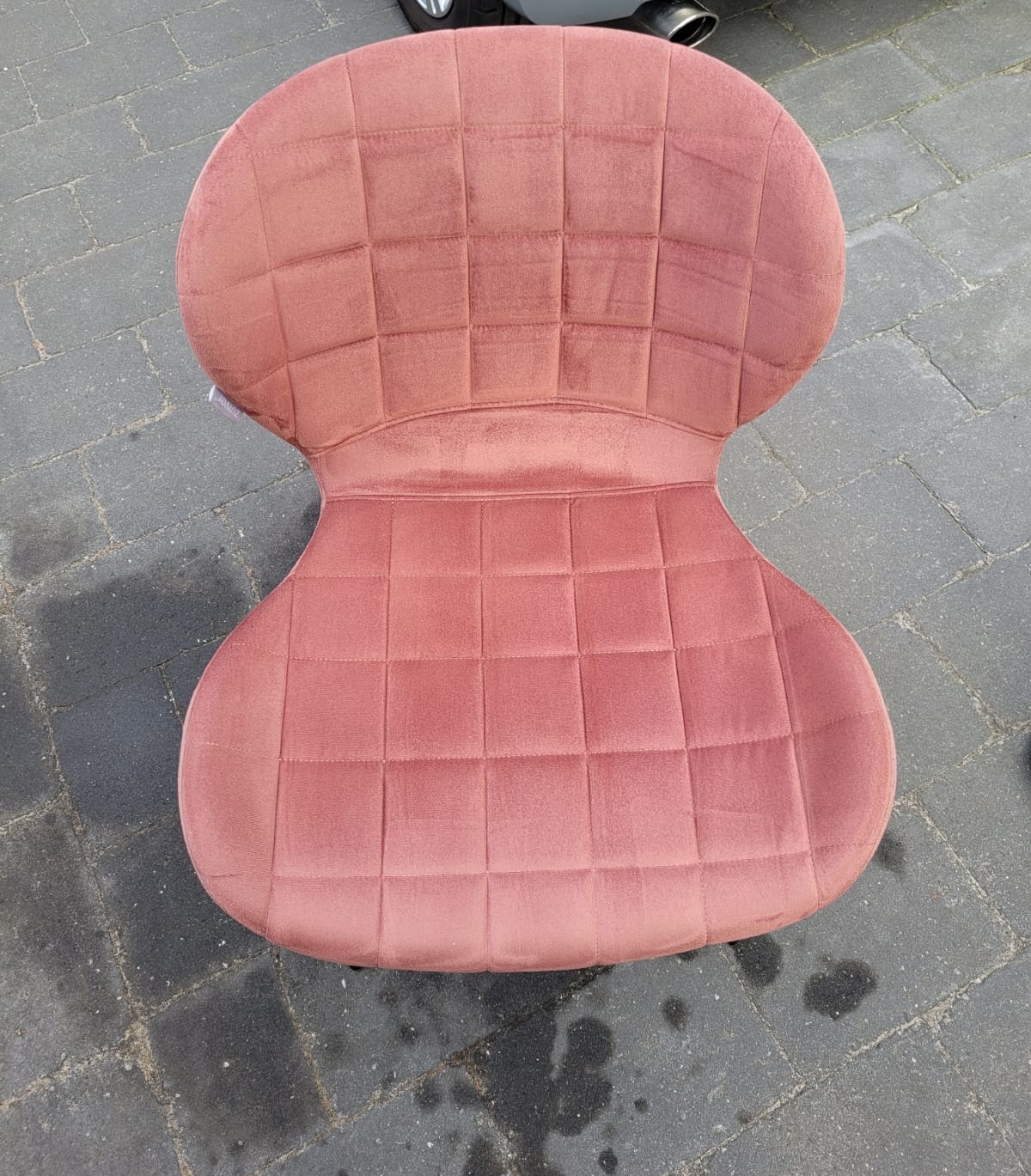 Velours stoel – vlekken en gebruikssporen verwijderd na