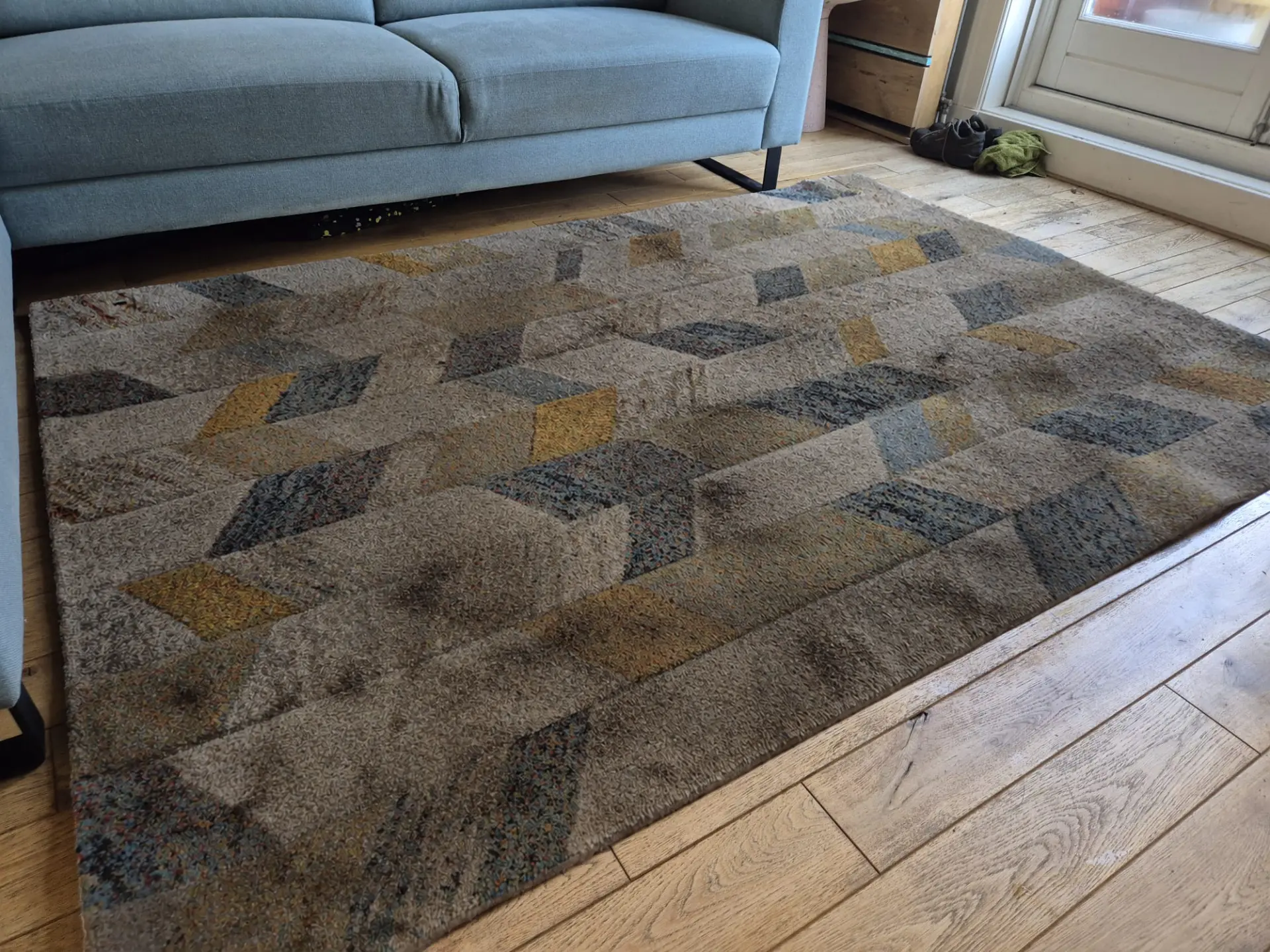 Vloerkleed – kleur en structuur hersteld voor